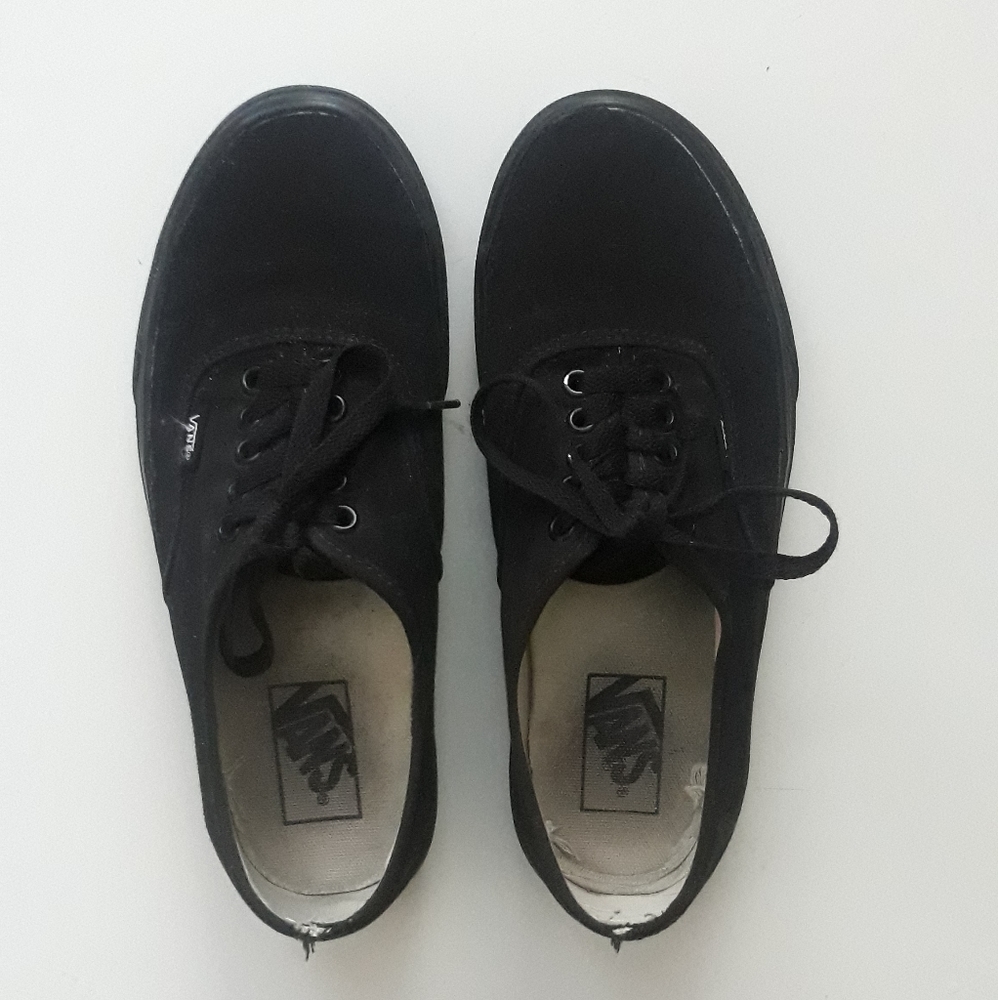 Era Vans in Solid Black